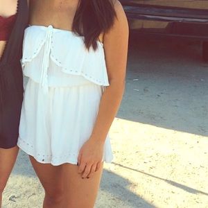❤️ ADORABLE Lush White Romper  Size: L